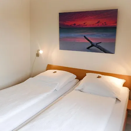 Апартаменты Strandhochhaus Sa12 *